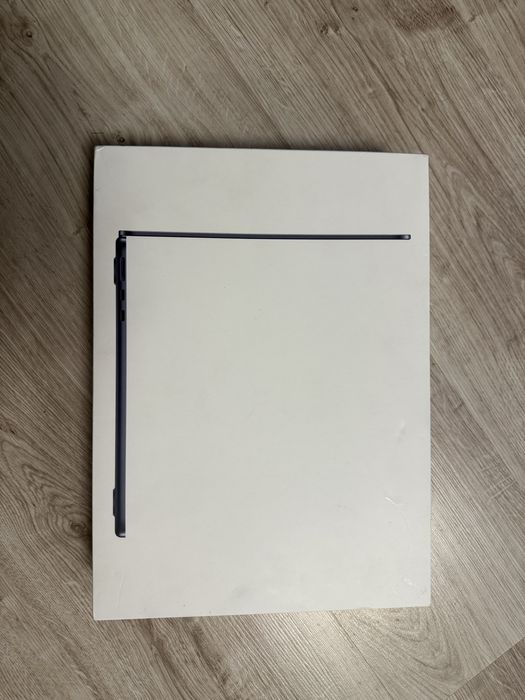 Apple MacBook Air 13, 2022  8/256GB  M2