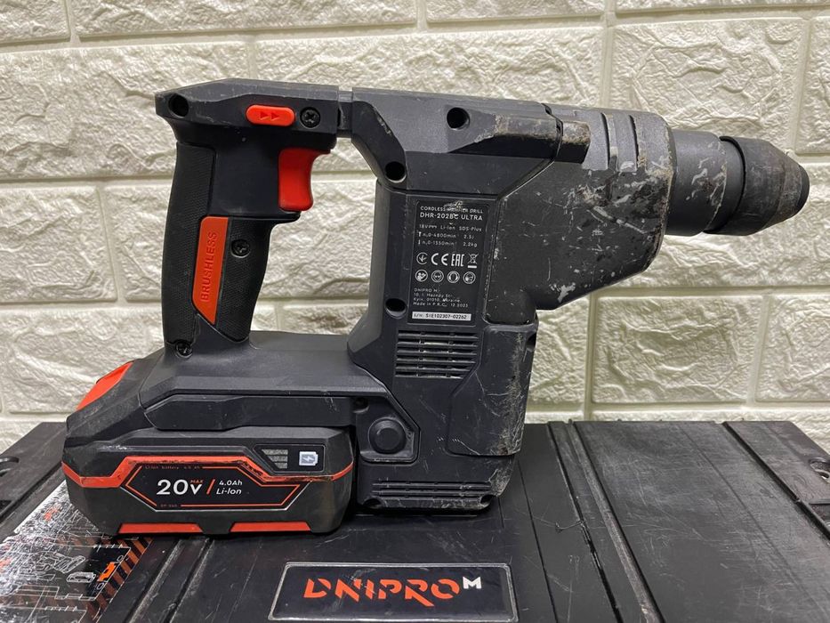 Акумуляторний перфоратор Dnipro-M DHR-202BC ULTRA