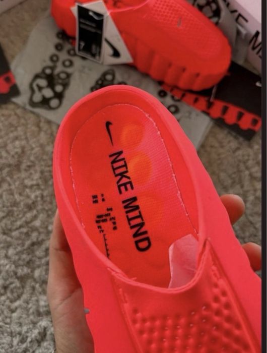 Nike Mind 001 laranja