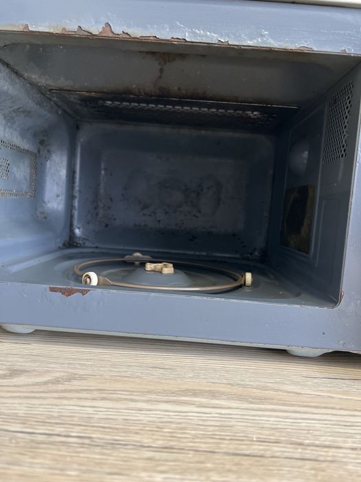 Kuchenka mikrofalowa Sharp, elektroniczna