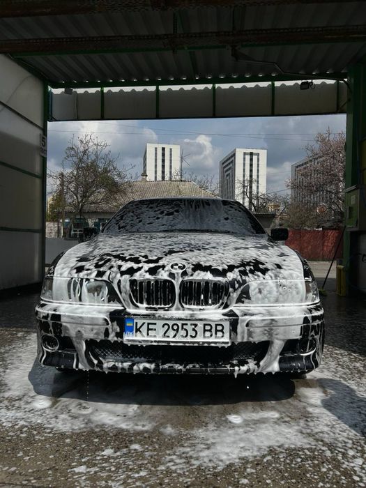 Продам бмв е39 523і торг