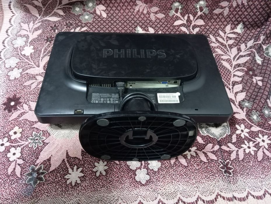 Монітор 19" Philips HWC8190T