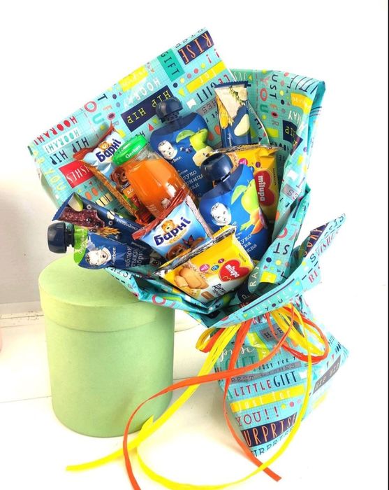 Дитячий букет зі смаколиками / з цукерками/пюрешками