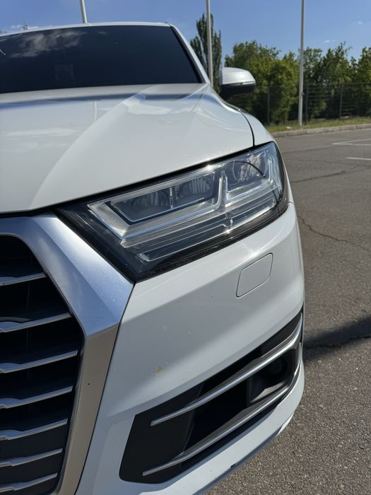 Audi Q7 3.0TFSI QUATTRO 2017 год