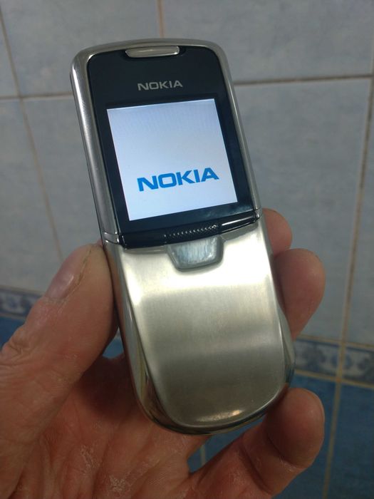 Nokia 8800 classic.