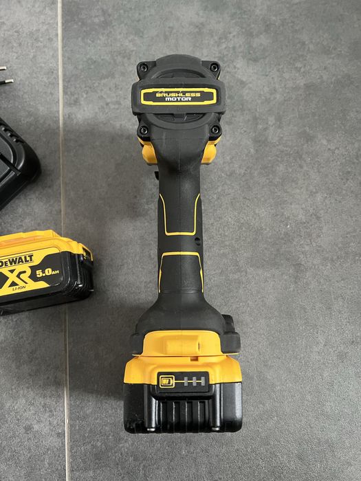 Безщітковий Акум. Гайковерт Dewalt DCF 922