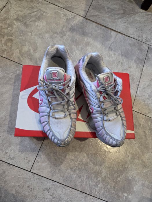 Buty NIKE SHOXY 36,5