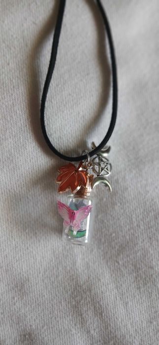 Colares místicos.