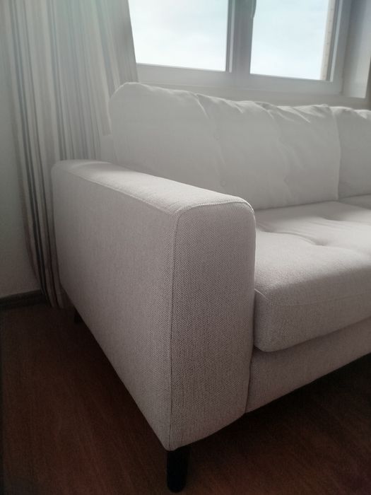Sofá 3 lugares bege