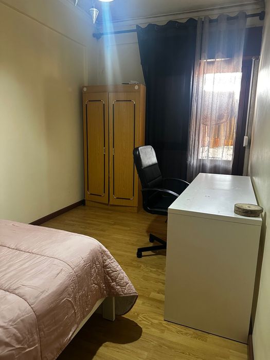 Alugo quarto em Agualva-cacém