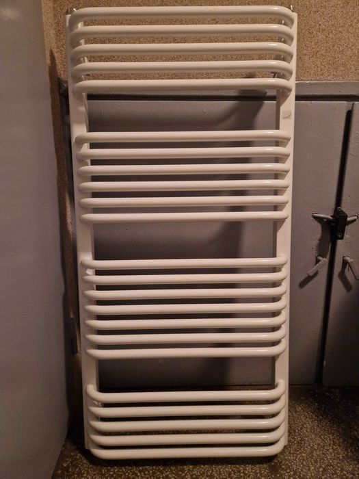 Grzejnik łazienkowy drabinkowy Zehnder Cortina 108,6x55 cm biały