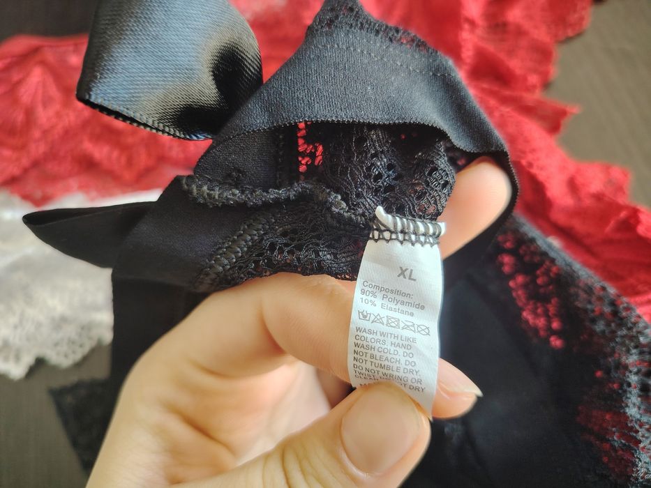 Koronkowe stringi damskie 3 sztuki