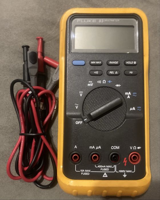 Профессиональный мультиметр Fluke 83