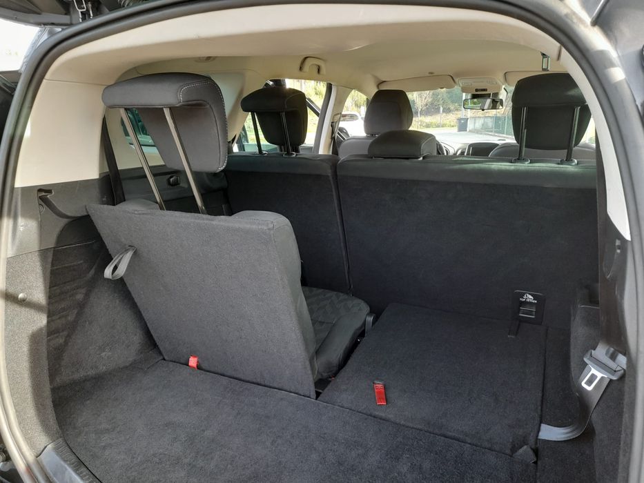 Grand Scenic preta em bom estado