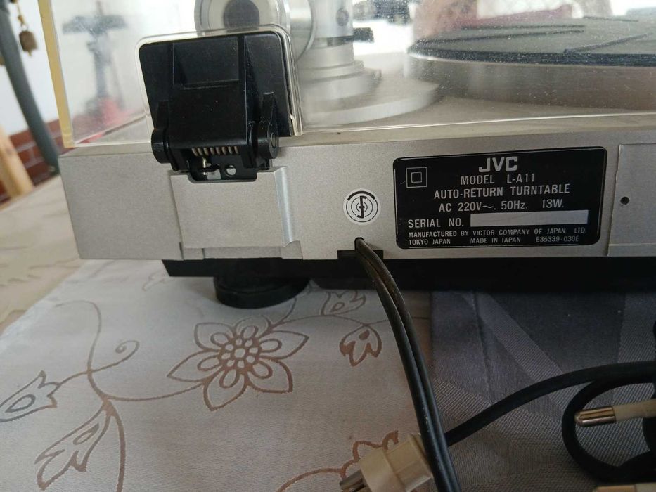 Gramofon JVC model L-A11