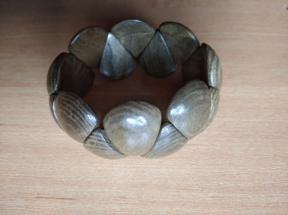 Браслет деревянный