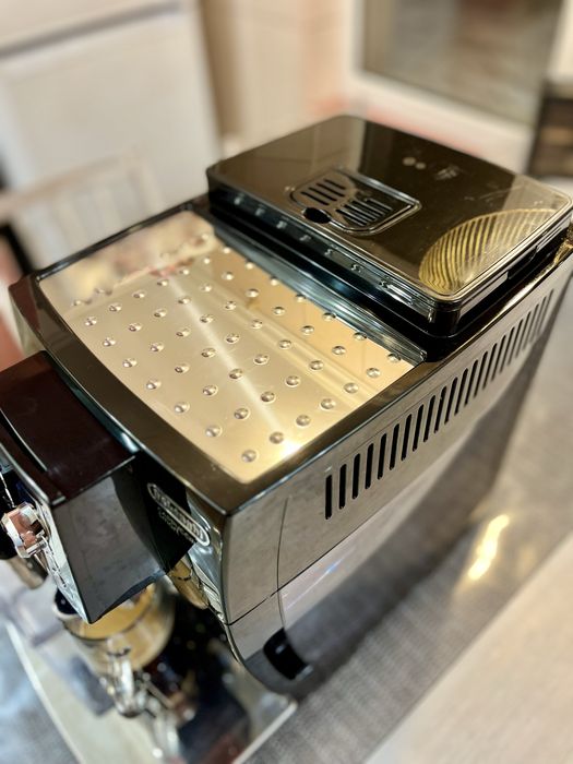 Автоматична кавоварка De'Longhi ECAM 23.260.B Cappuccino Smart.