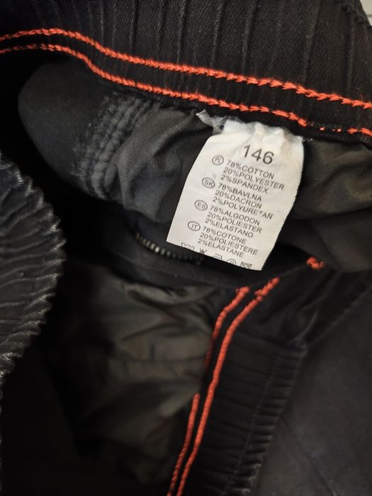 Продам джинси на хлопчика 146