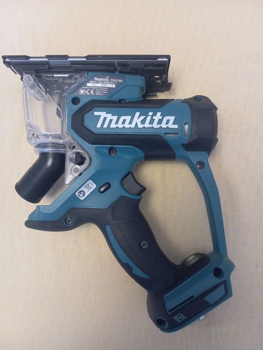 Аккумуляторная пила для гипсокартона Makita DSD180Z