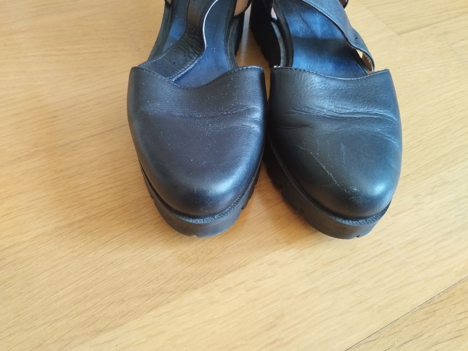 Sapatos pretos em pele tamanho 37