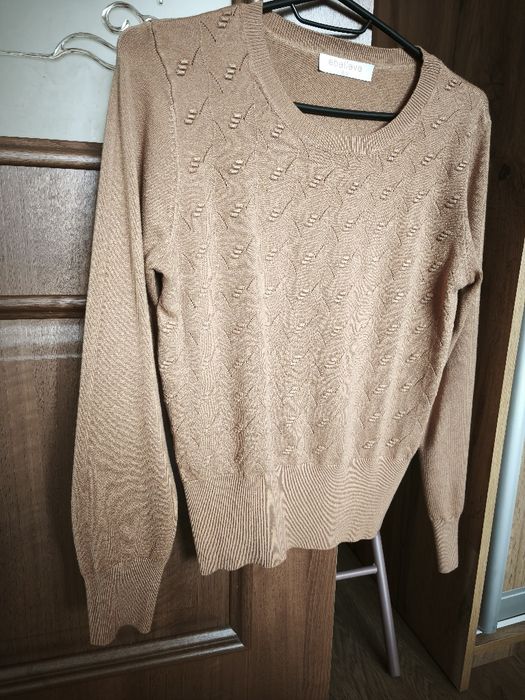 Новий жіночий светр
