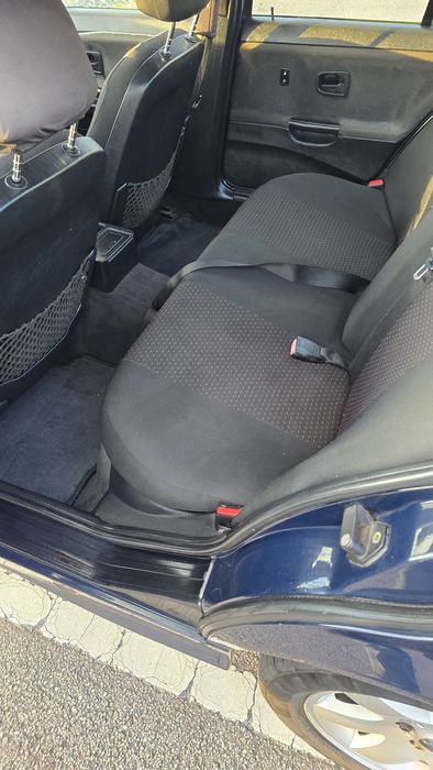 BMW 318 Tds  a circular