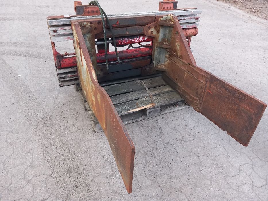 Chwytak do słomy prostokątne belki lub skrzynio palety