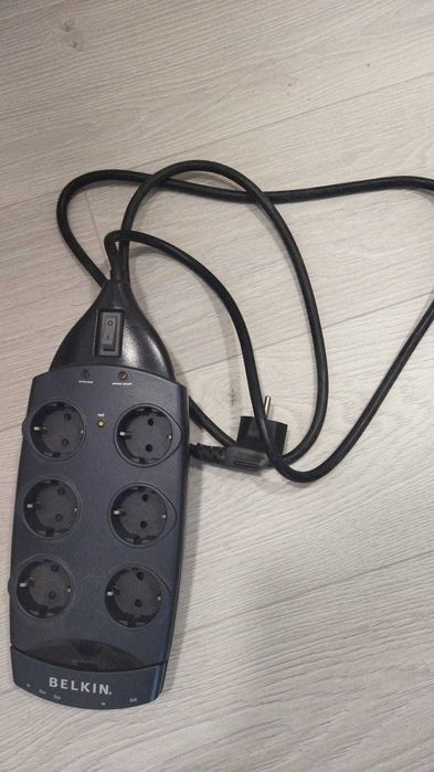 Protetor de picos de tensão BELKIN