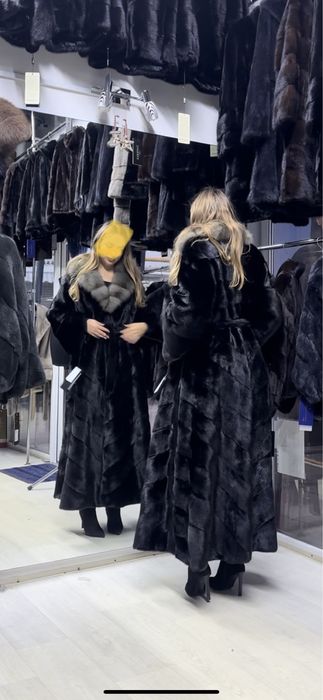 Шикарная длинная норковая шуба  блэкглама с баргузинским соболем
