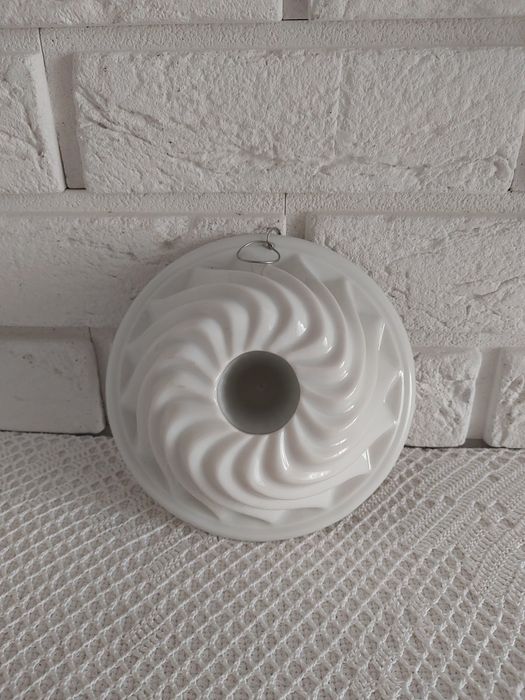 Ceramiczna forma do babki.