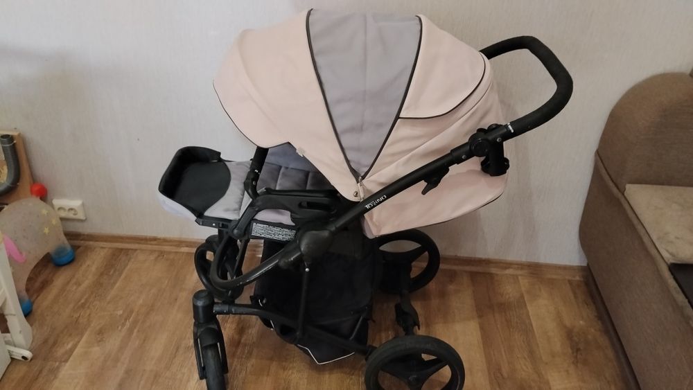 Продам детскую прогулочную коляску