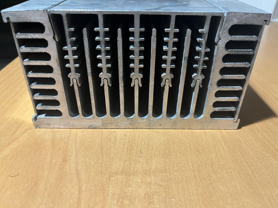 Radiator bardzo  duży aluminiowy