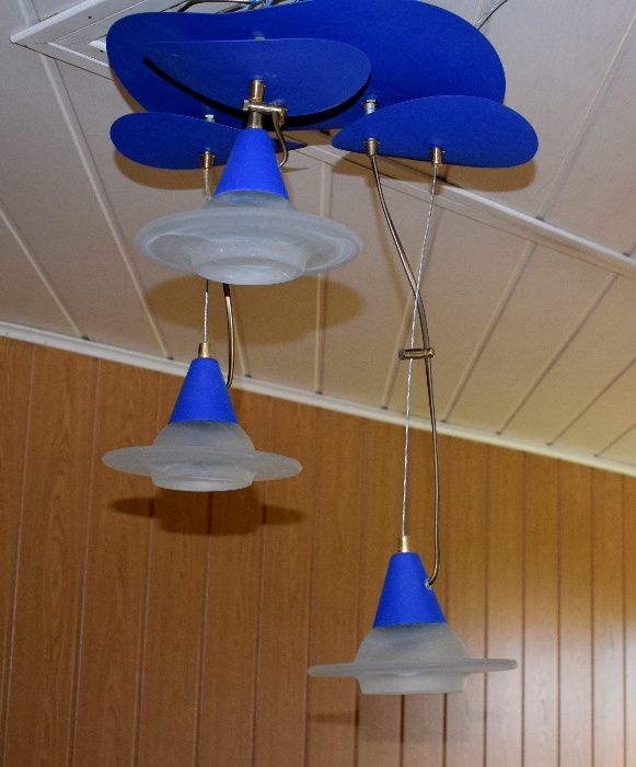 Żyrandol. Na 3 żarówki. Do pokoju dziecinnego