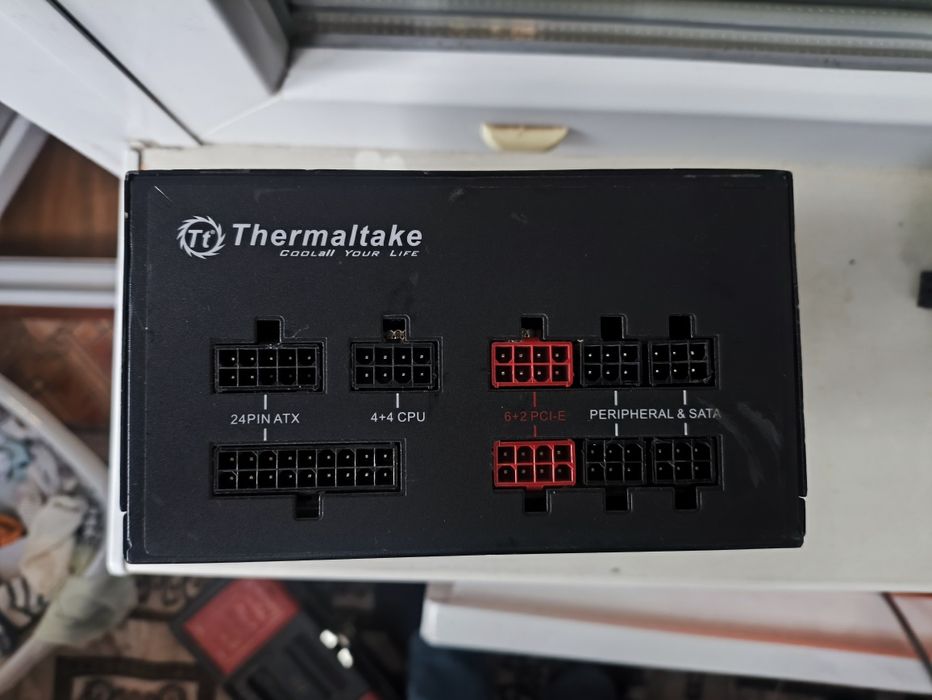 Блок живлення Thermaltake 750 W