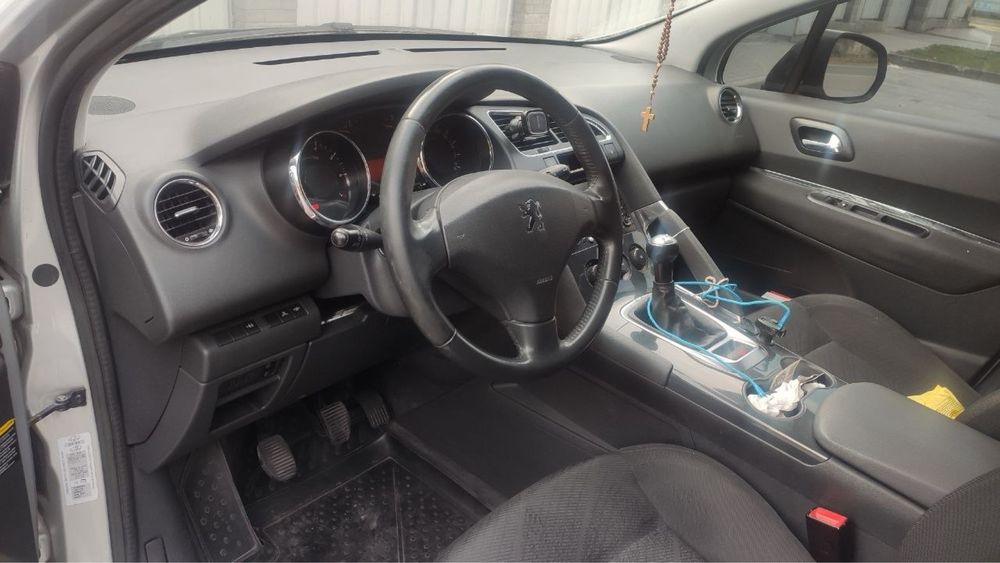 Peugeot 3008 2011