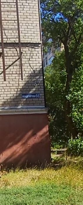 сдам квартиру 2х комнатную район автовокзала 1 этаж