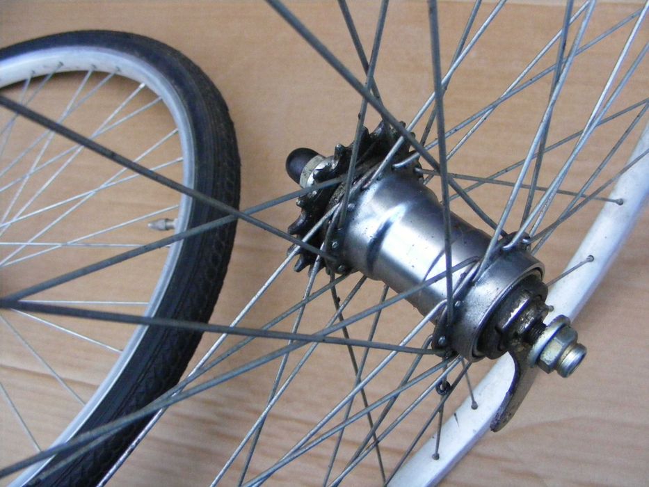 Koła rowerowe 24x1 1/2 (37-533)