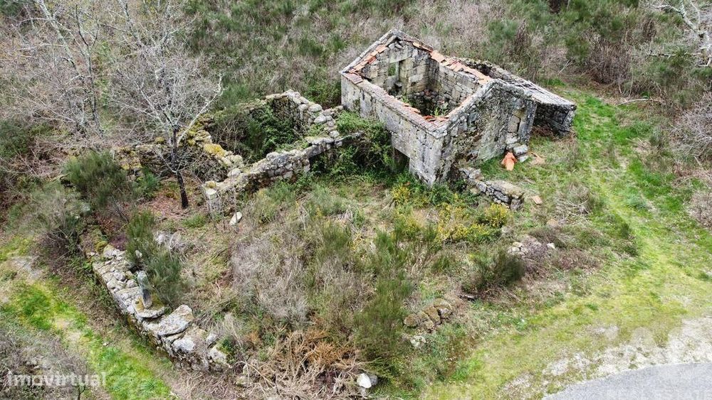 Casa rústica em Cambra e Carvalhal de Vermilhas de 3971 m2