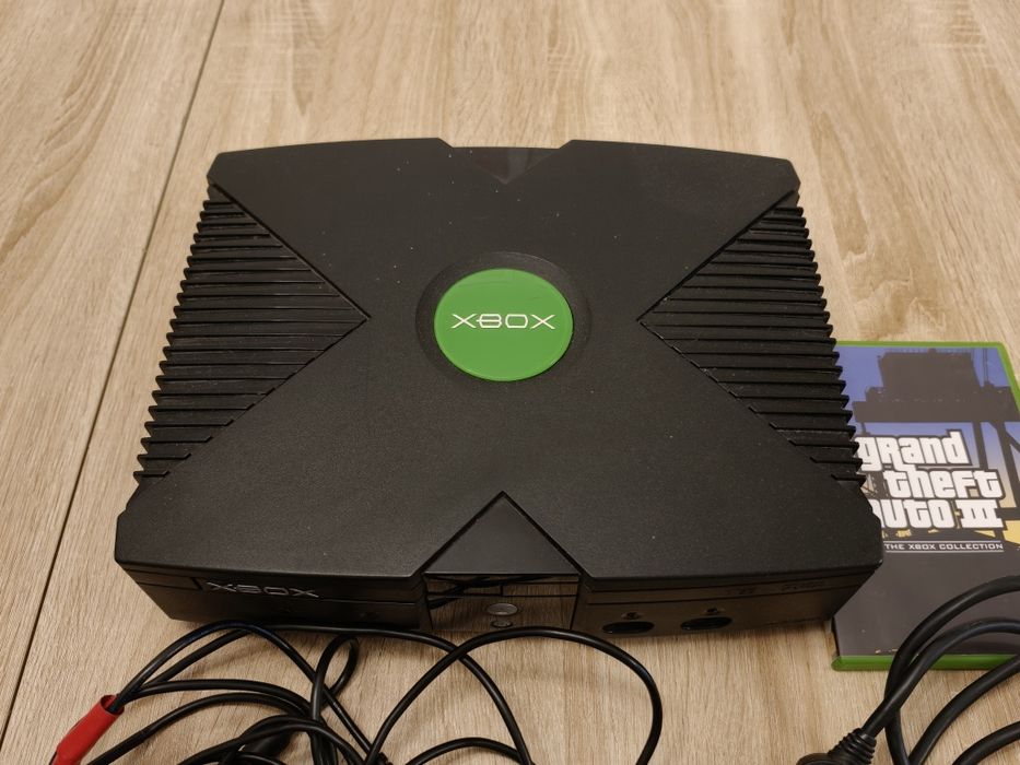 Xbox Original (Primeira Geração) – Modelo sem Corrosão + Comando c/ Mod PC