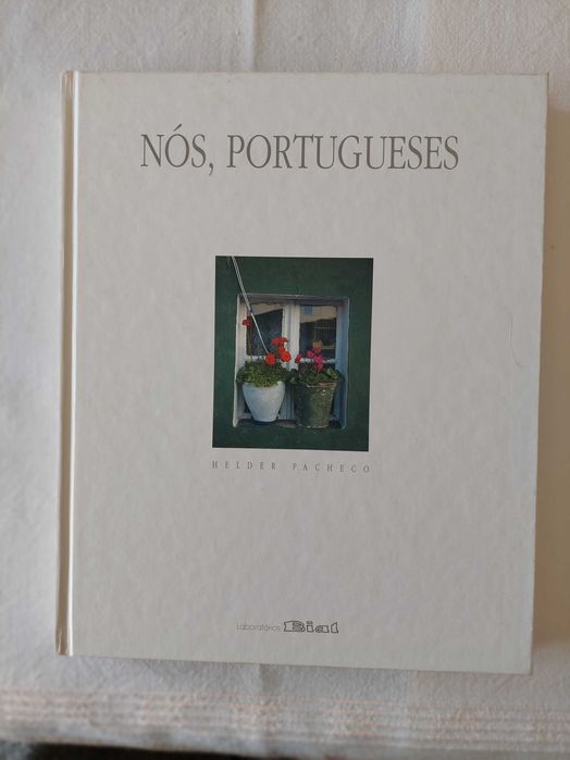 Helder Pacheco - Nós Portugueses