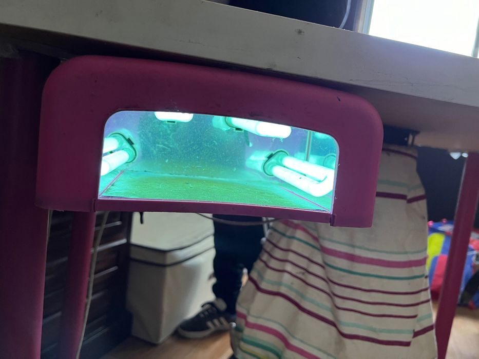 Mesa de unhas de gel