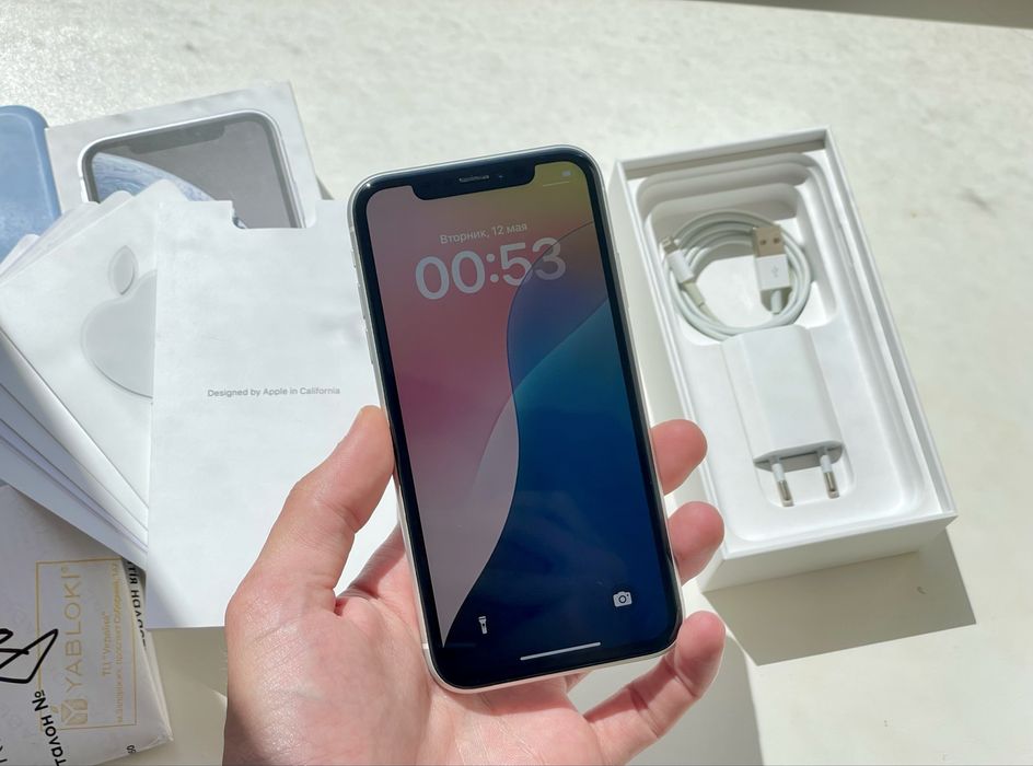 iphone xr 64gb white - купити мобільні телефони та смартфони