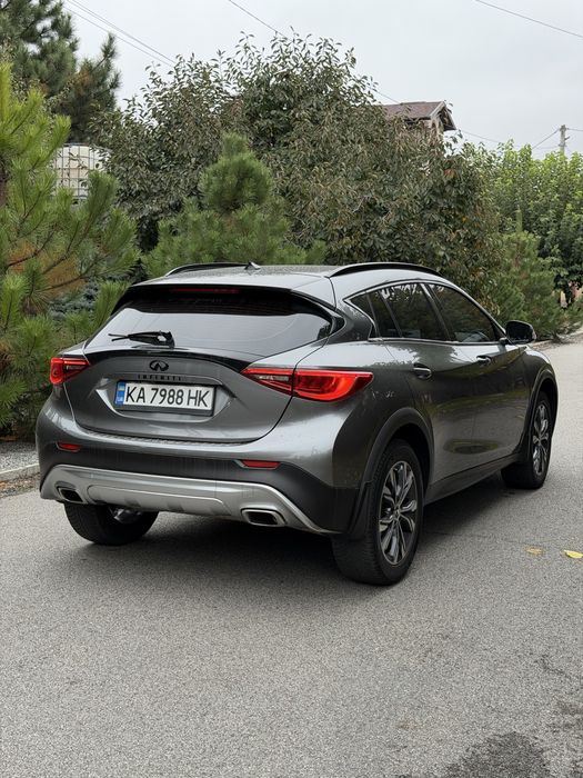 INFINITY QX30 2017 год