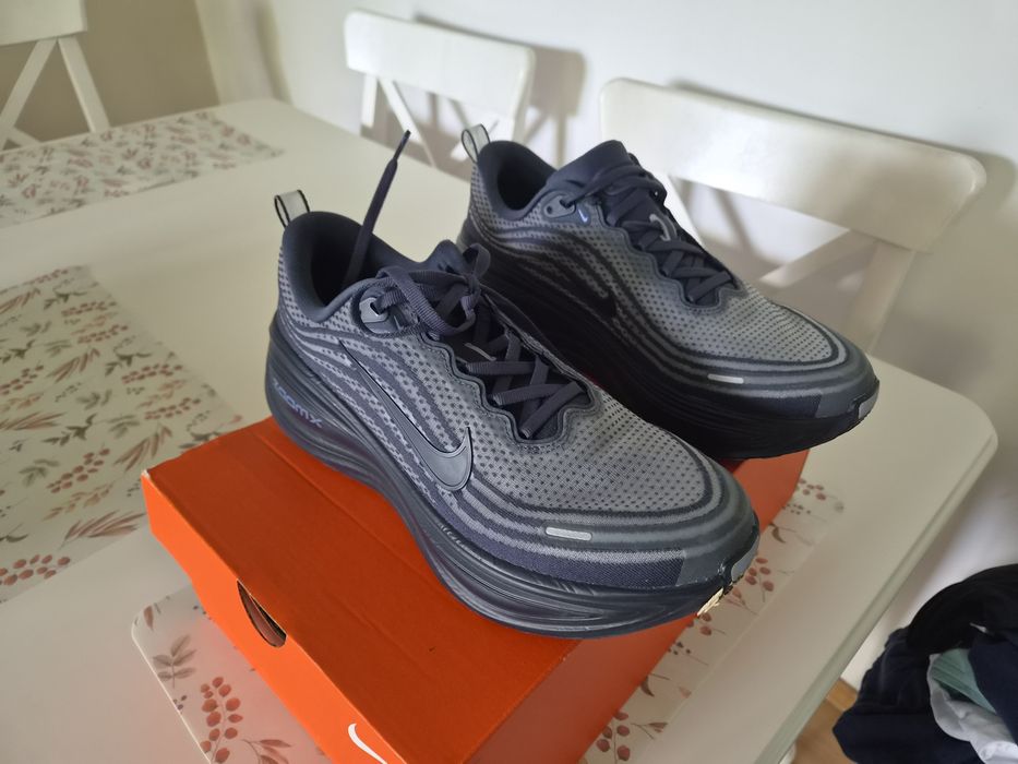 Buty Nike Vomero Plus 42.5