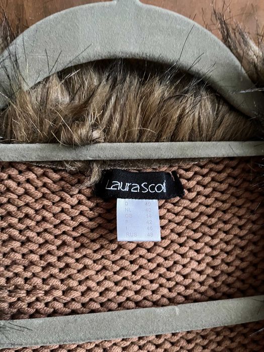 Brązowa kamizelka z futerkiem rozmiar 40 marki Laura Scott