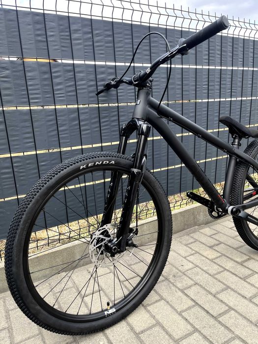 Nowy rower dirt NS Bikes Movement 2