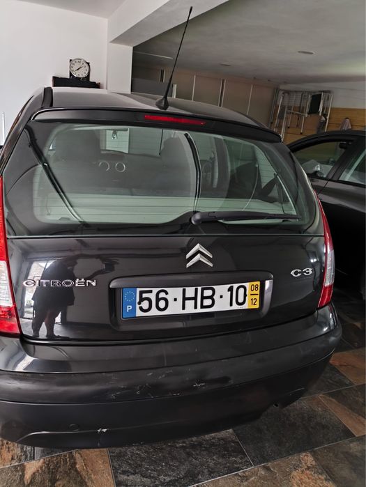 Carro Citroën em bom estado