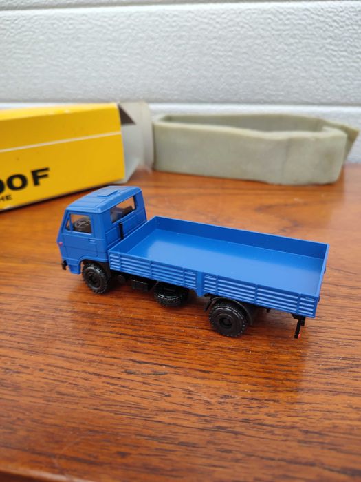 Model - Resorak CONRAD M.A.N - MAN 8.90F- D