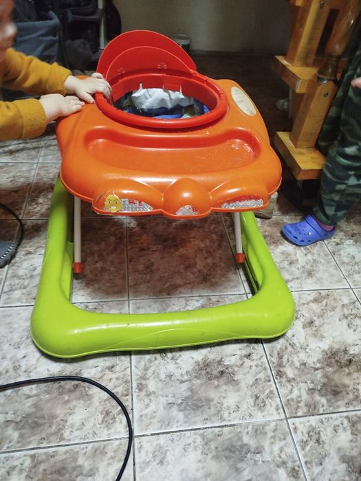 Продам ходунки дитячі