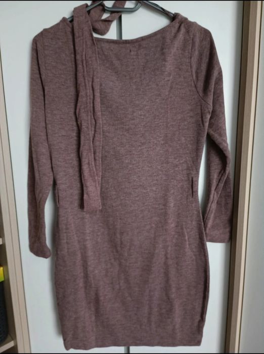 Sweterek sukienka Amisu 36, dekolt woda, z paskiem